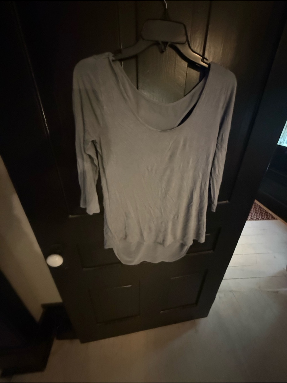 Express Scoop Neck Long Sleeve Tee - Light Gray